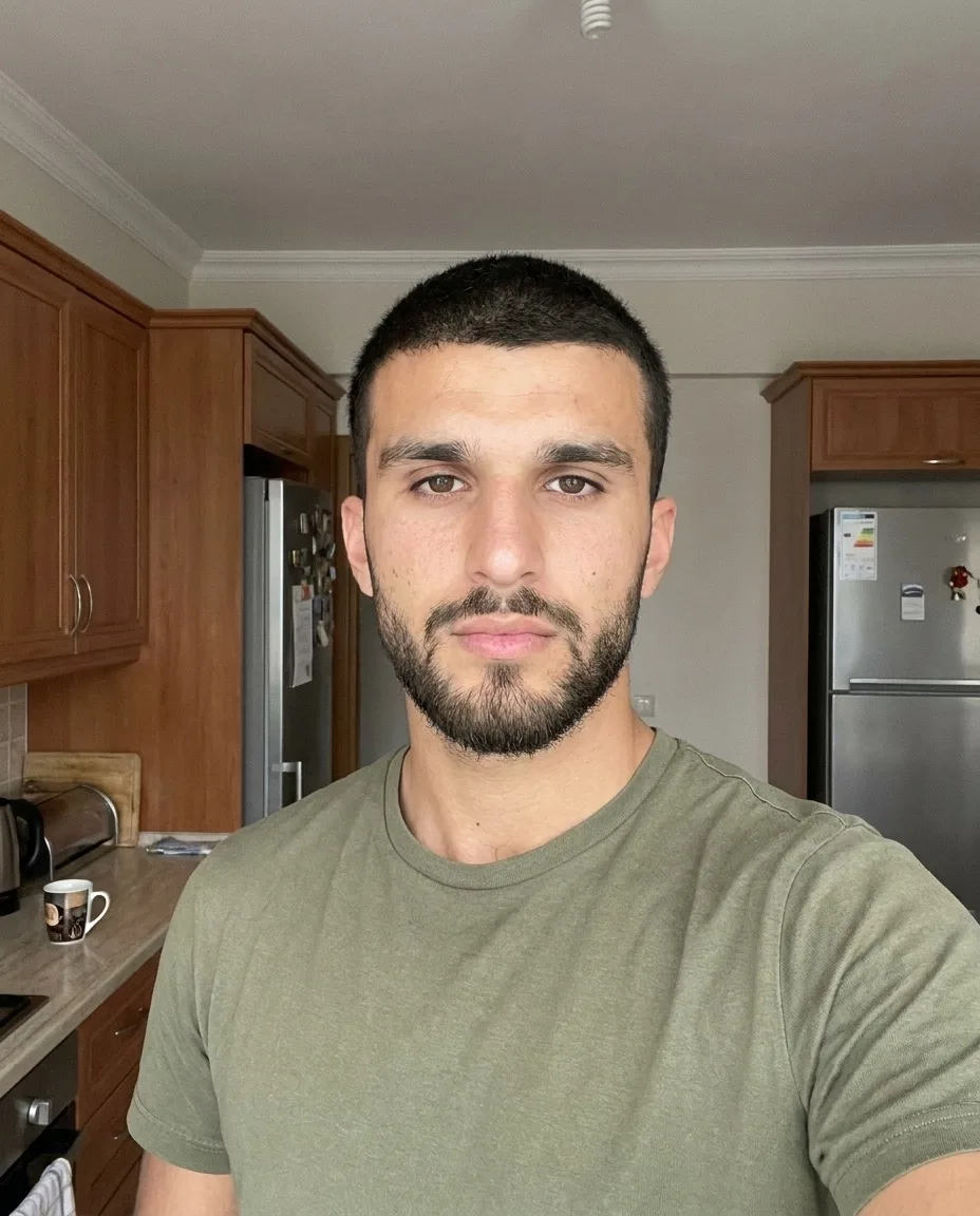 Adam, 30: original everyday dating photo before AuraMax